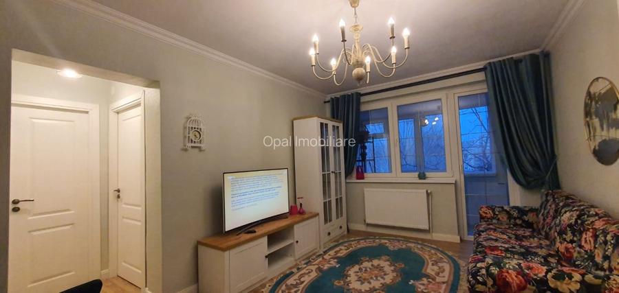 Exclusivitate,Tomis I,3 camere,mobilat/utilat lux,centrala gaz,etaj 4 cu pod
