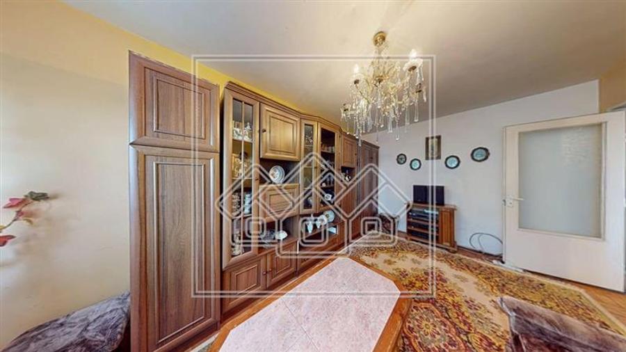 Ap decomandat, etaj 6/10, 3 camere, balcon - Vasile Aaron