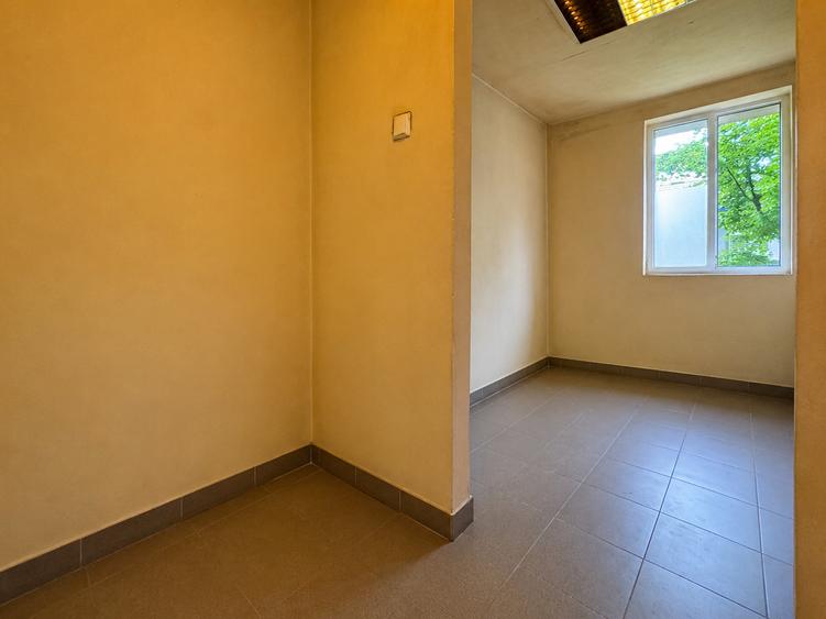 Spațiu comercial|3 încăperi|47 m2 utili| Semicentral
