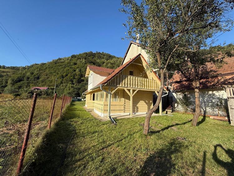 Casa de vacanta de vanzare pe Valea Lotrioarei