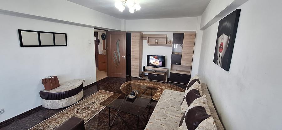 Apartament cu 2 camere de inchiriat la Universitate