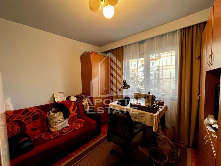 Apartament 3 camere de vanzare, zona Lipovei, Timisoara