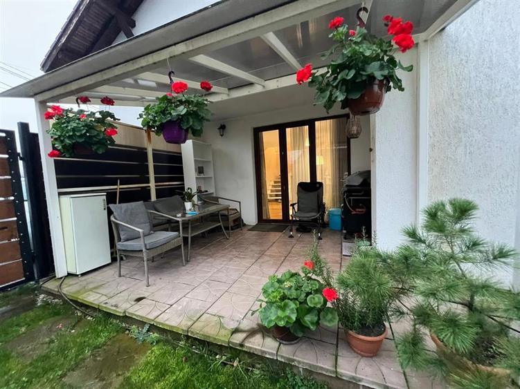 Casa duplex cu 4 camere si 5 ari de teren zona Dura