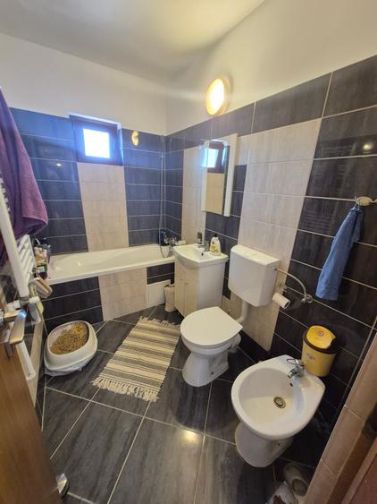 3 Cam-3 Min de Spitalul Judetean-Mobilat-71MP-Balcon-Centrala-92.000 Euro! Neg