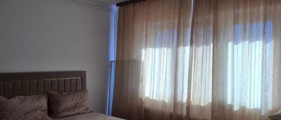 Apartament 3 Camere,1 Decembrie,Metrou,Mobilat Utilat,Balcon,Boxa,et4/4