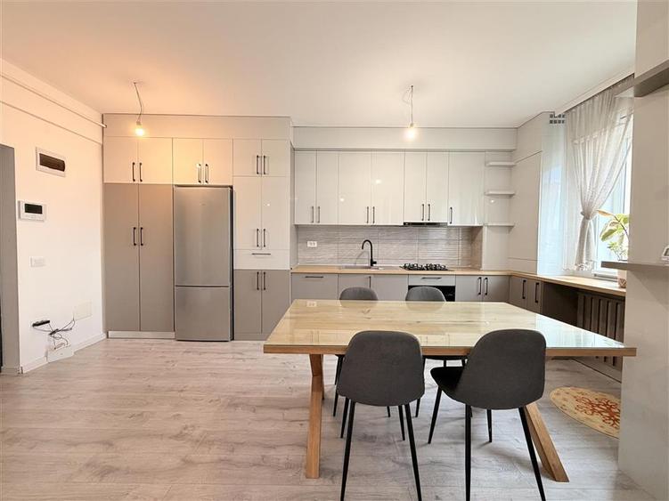 Apartament 3 camere, etaj intermediar- Visoianu, Capăt CUG