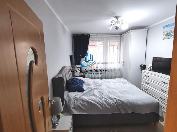 Apartament 3 camere semidecomandat, etaj 2, Darmanesti