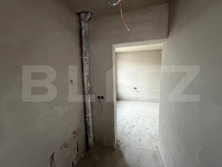 Apartament 4 camere, semifinisat cu garaj si boxa, zona Bradet