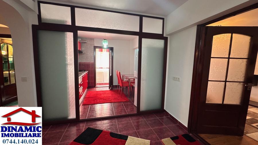 Apartament 3 camere, decomandat, 80 mp – parter înalt – 490 €/lună