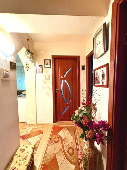 Apartament 3 camere 44mp zona Kaufalnd mobilat 57.000eur neg