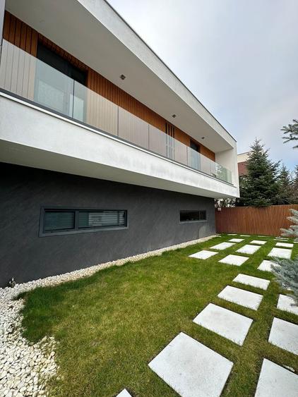Vila cu Piscina in Pipera