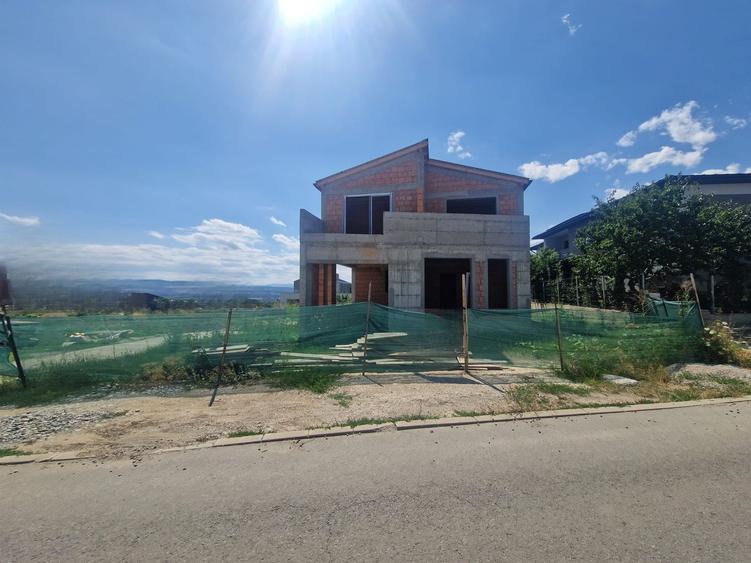 Duplex de vanzare cu garaj, teren 200 mp, Iris