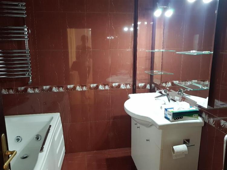 Inchiriere vila office