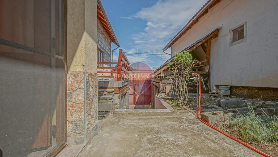 PURCARENI – 2 CASE , MULTIPLE POSIBILITATI | 533 mp | 0% comision