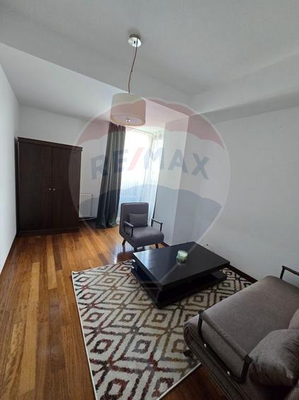 Apartament cu 5 camere de închiriat în zona Herastrau