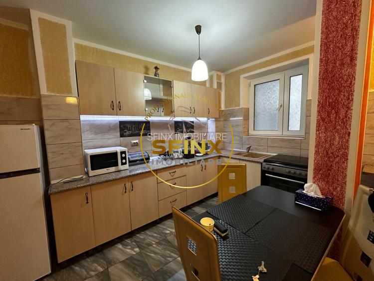 Apartament  3 camere  de inchiriat zona Decebal - 13