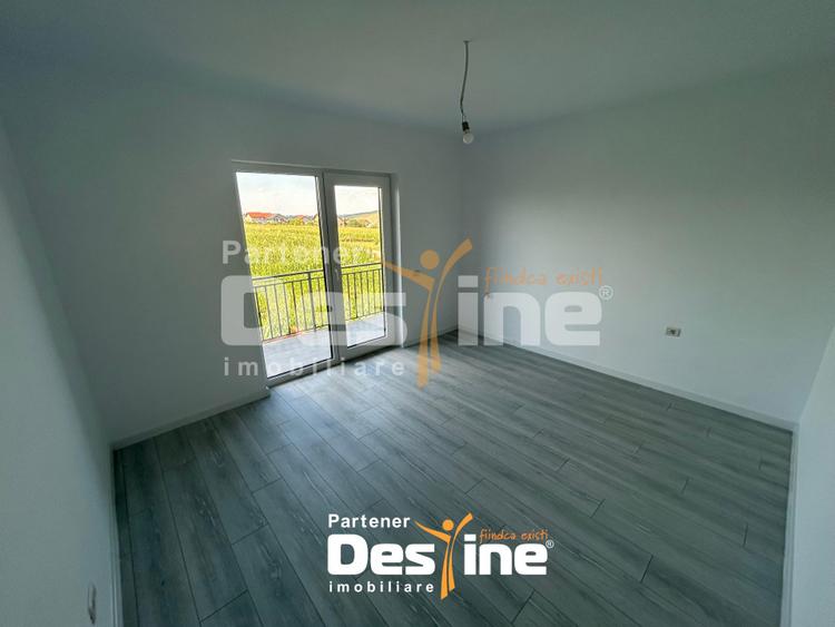 Casă Duplex 113mp 2 locuri de parcare si curte drum asfaltat Intabulata