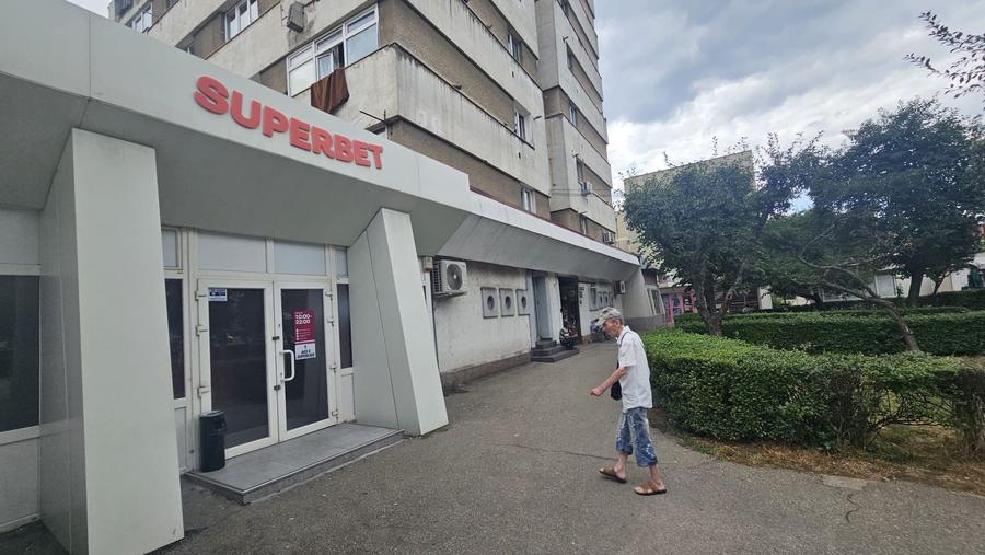 Spațiu comercial, zonǎ cu trafic intens