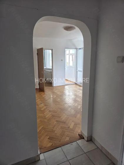 Vanzare  apartament 2 camere Dristor- Piata Ramnicu Sarat - 2
