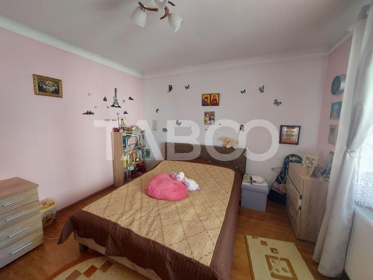 Casa de vanzare teren 950 mp si deschidere 21 m in zona Calea Poplacii