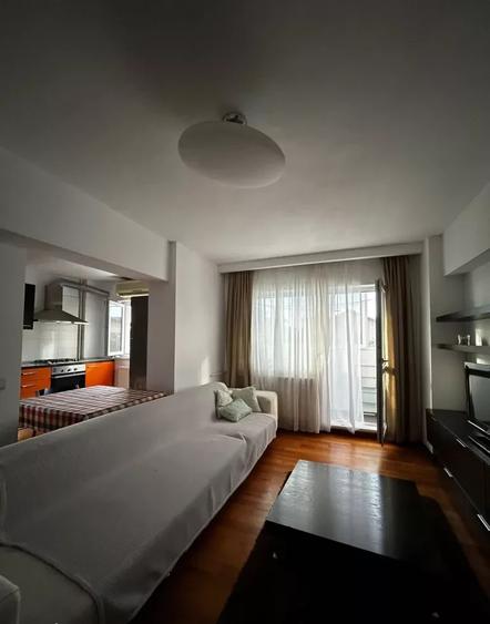 Piața Muncii - Metrou 2 Min - 2 Camere - Etaj 3 - Disponibilitate Imediată