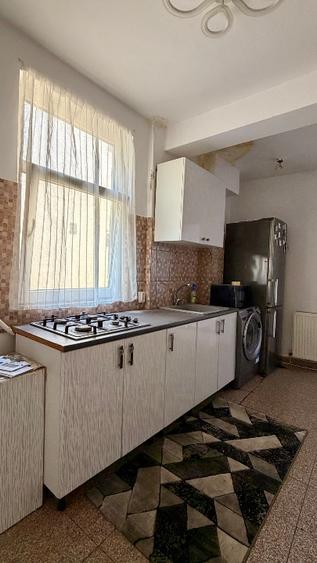 Apartament de vanzare , zona centrala . Strada piata victorie
