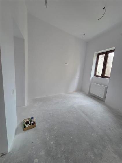 Apartament cu o camera decomandat pivnita zona Centrala