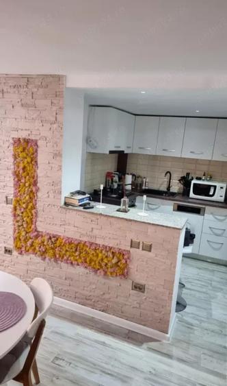Casă P+1 cu spațiu comercial, zonă centrală – Ploiești