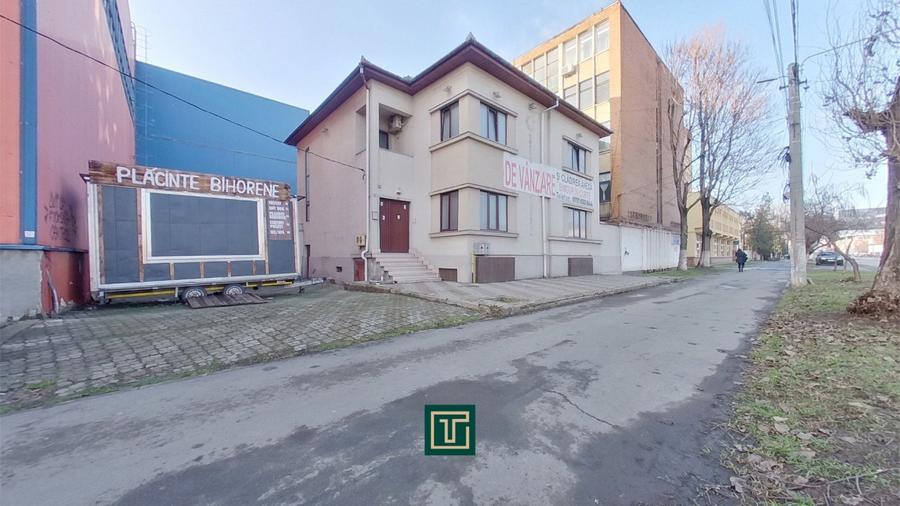 Clădire emblematică rara cu 13 camere pe Calea Victoriei | Ideal locuit/clinică