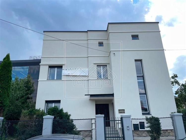 Casa individuala in Sibiu, pretabil locuinta si/sau spatiu birouri