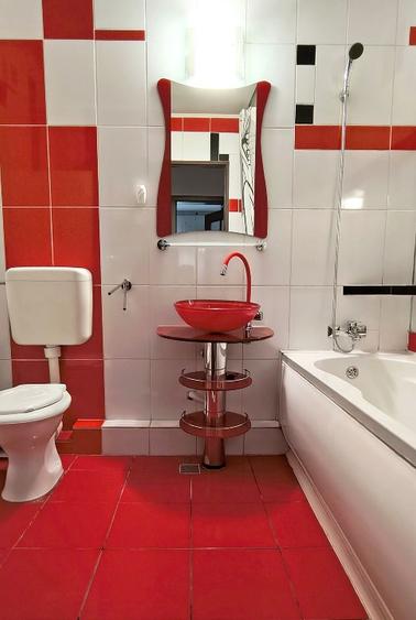 Inchiriez apartament 2 camere P-ta Delfinului Mega Mall