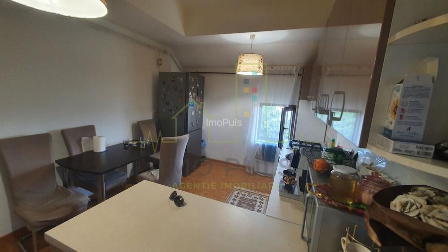 Apartament pe doua nivele cu scara interioara - 5