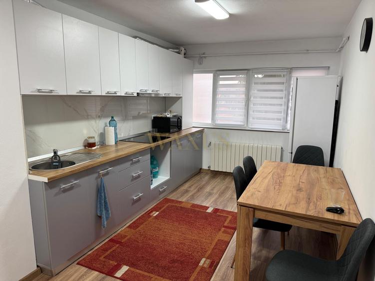 Apartament 2 camere, decomandat, dublă orientare, etaj 3, zona centrală
