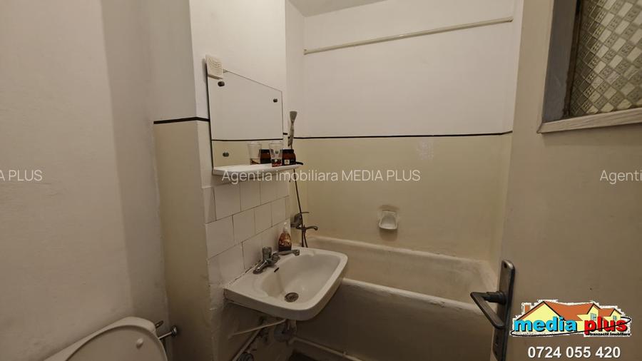 Apartament 3 camere semidecomandat, Micro 19 – str. Brăilei,