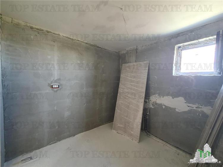 Duplex 8 camere cu doua intrari separate curte comuna Navodari