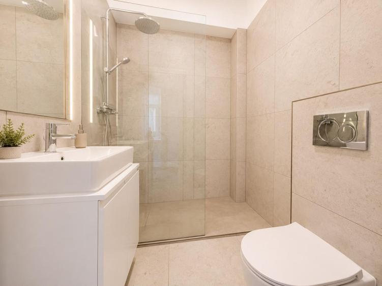 Prima inchiriere | 2 camere Unirii - Decebal| 63 mp | Balcon generos