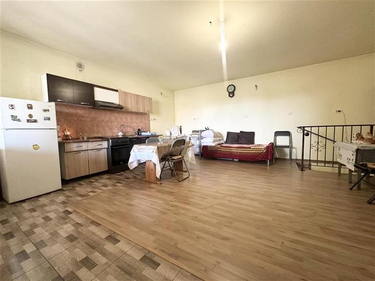 Casa S+P+1E cu Teren de 854 mp, Pretabila pentru Doua Familii