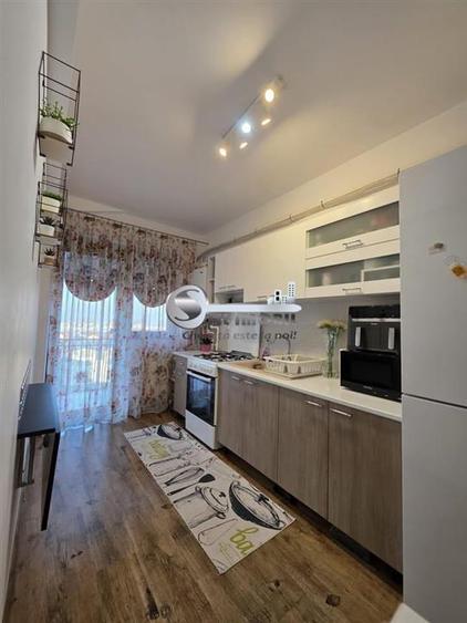 Apartament 2 camere Galata, 52 mp, baie cu geam, vedere panoramica