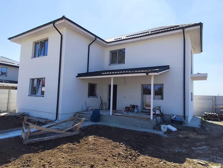 FARA COMISIOANE in Bacu casa cu 5 camere 2 bai P+1+pod terasa finisaje la cheie