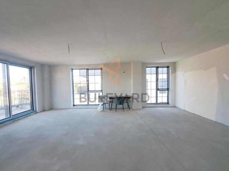 Penthouse 150 mp utili+ terase 200 mp+ 2 parcari subterane +curte 120 mp