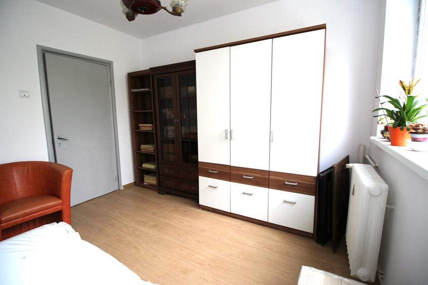 Apartament cu 4 camere - Apusului - Lacul Zanoaga