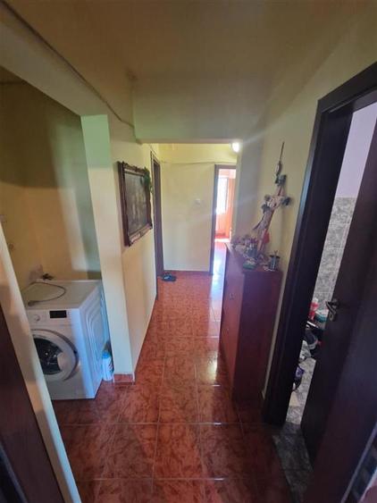 Decomandat 3 Camere 2 Bai 2 Balcoane Zona  Aradului
