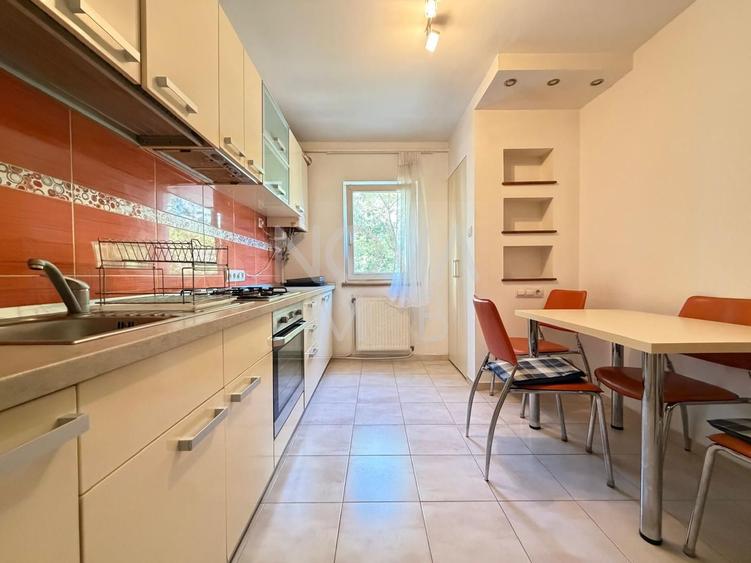 Apartament 3 camere,  Str. Constantin Noica