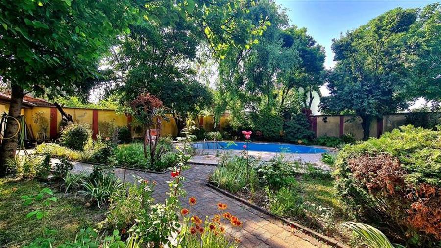 Vila de vanzare Timisoara, 4 dormitoare, piscina, garaj dublu