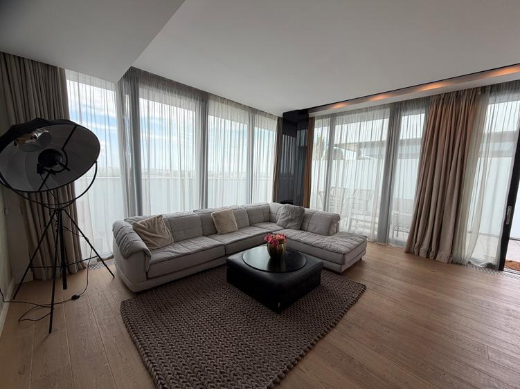 Penthouse in Cortina Herăstrău,acces din lift,3 parcări incluse