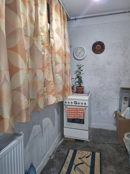 Delfinariu, 2 camere decomandate, gaze, 350 Euro termen lung