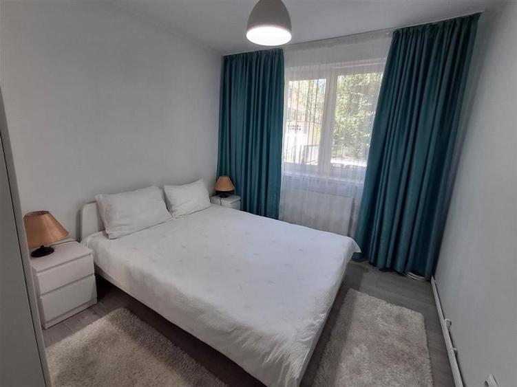 Apartament 3 camere decomandat balcon zona B-dul Mihai Viteazu