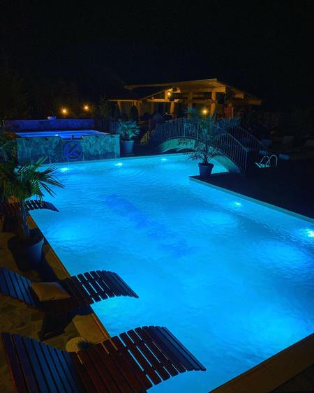 RESORT BRASOV - PISCINA - FOODCOURT - LAGUNA