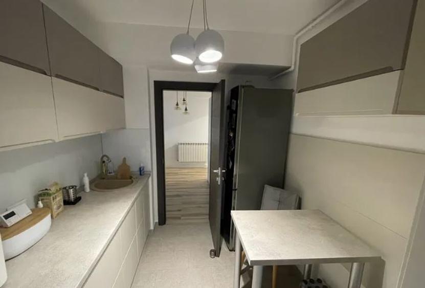 Apartament2 Camere,Piata Alba Iulia,bl.2000,et.1/6, centrala,mobilat,complet