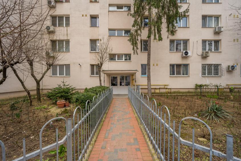 TITAN – OZANA, APARTAMENT 3 CAMERE 66 MP TOTAL, ETAJ 3 DIN 4, RENOVAT!